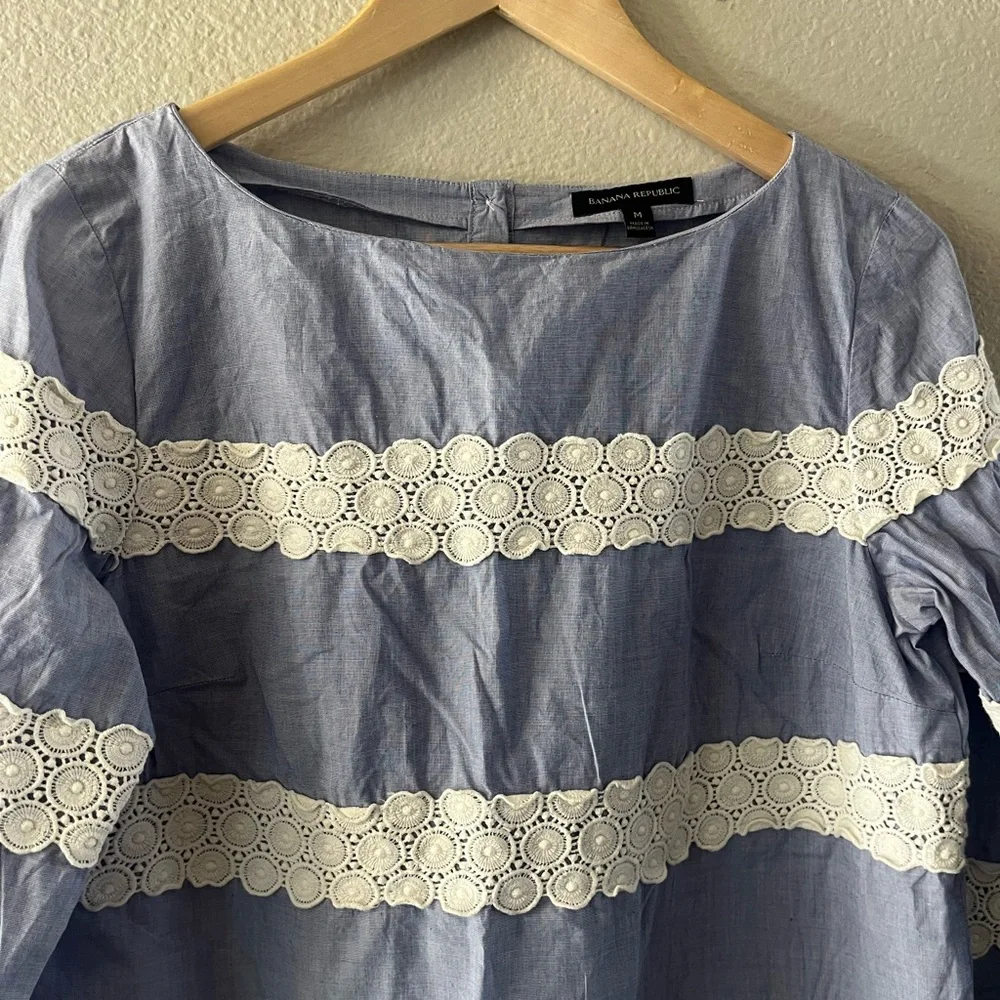 Banana Republic SZ Medium Lace Stripe Blouse Top Blue Chambray 3/4 Sleeve - Picture 4 of 16